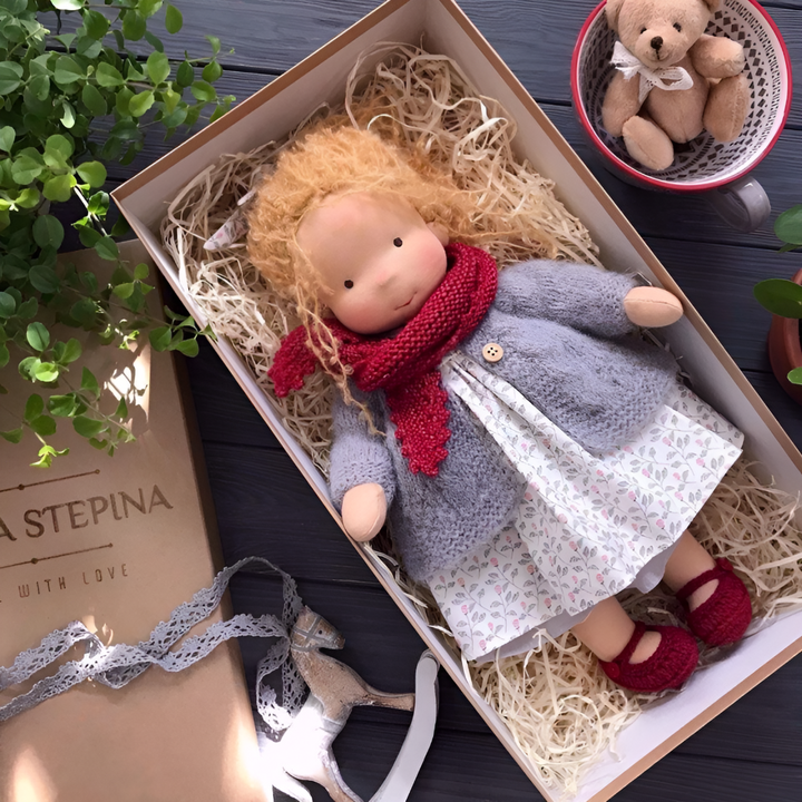 Handgjord Waldorf Kramdoll