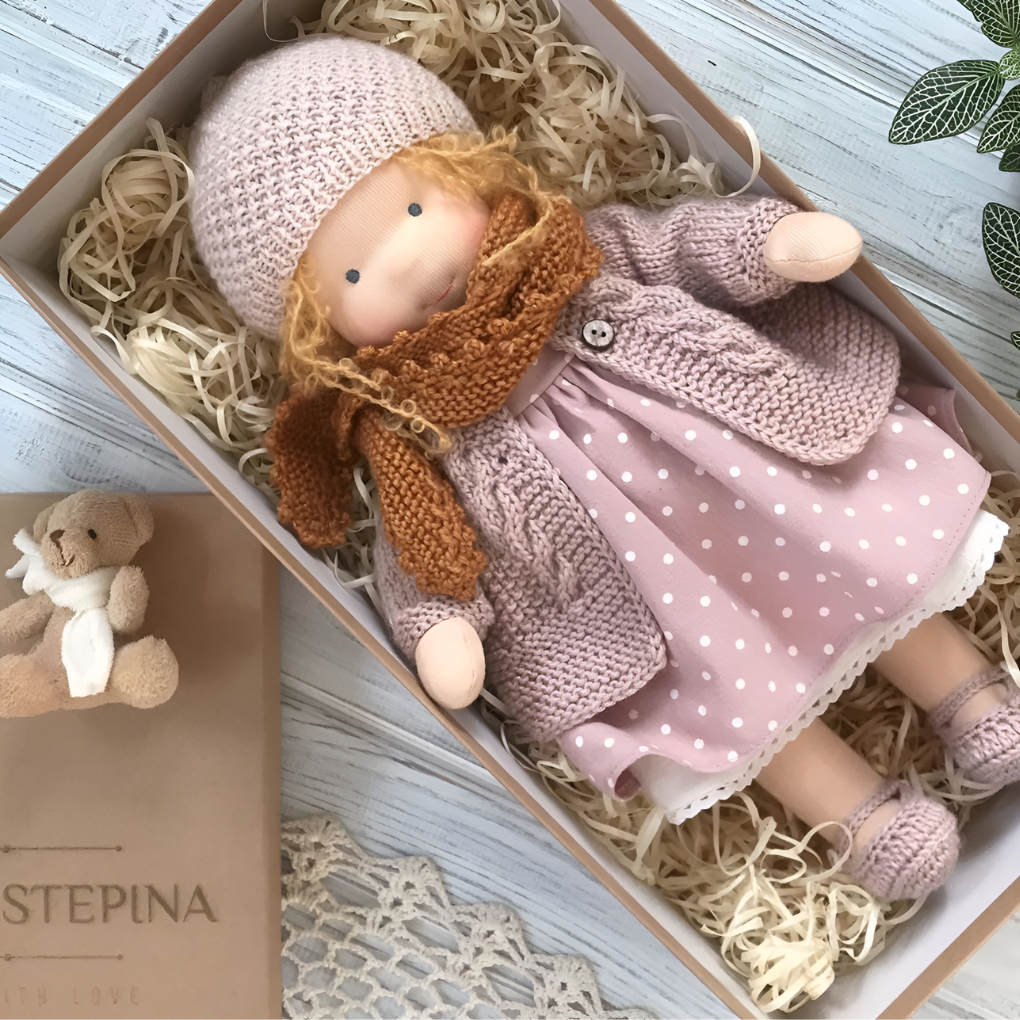 Handgjord Waldorf Kramdoll