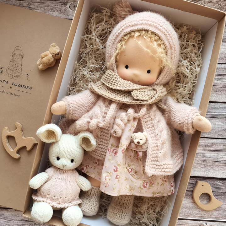 Handgjord Waldorf Kramdoll