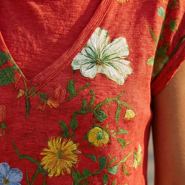 Blomsera - Floral Print V-Neck Short Sleeve Tee