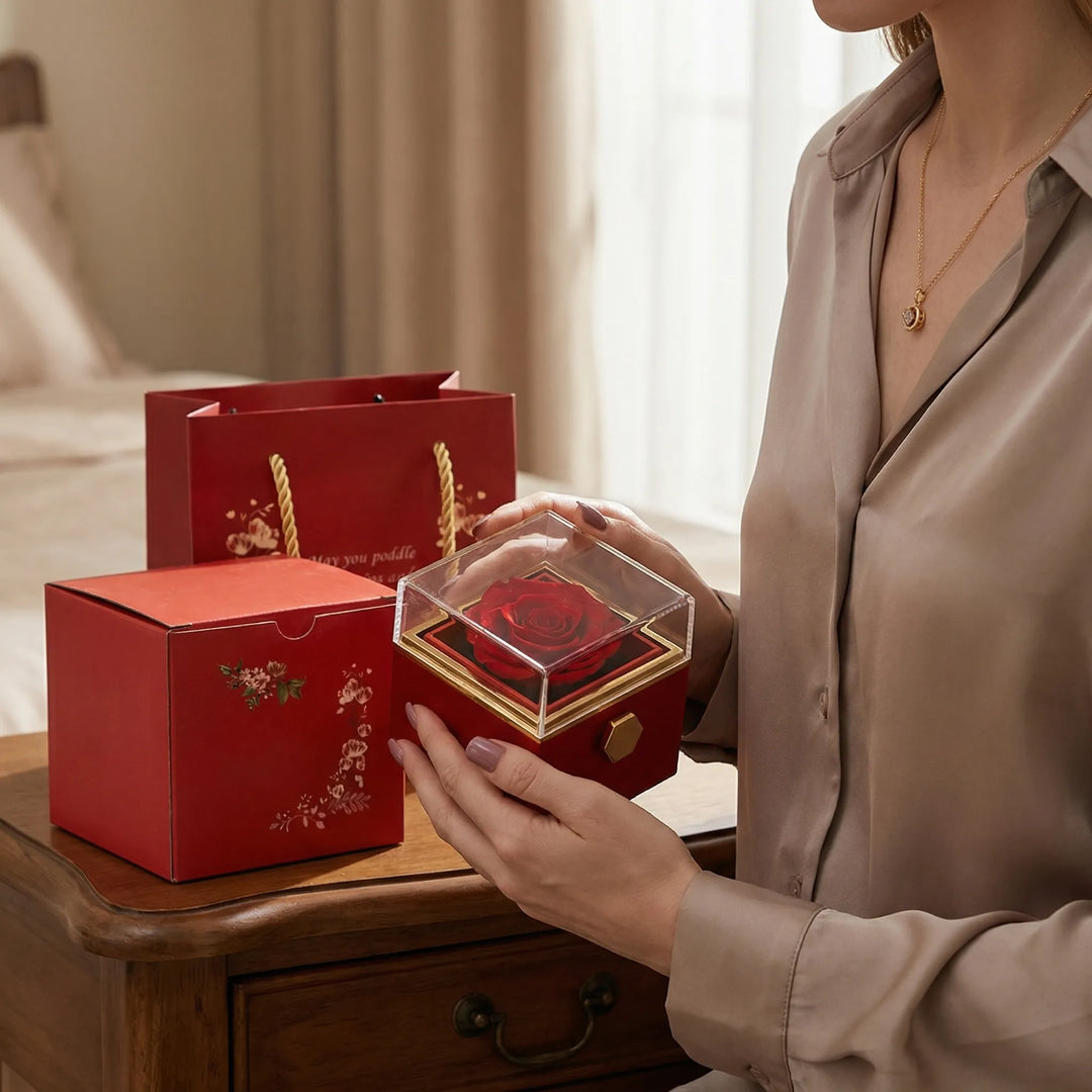 Eterova - Preserved Rose And Engraved Necklace Set