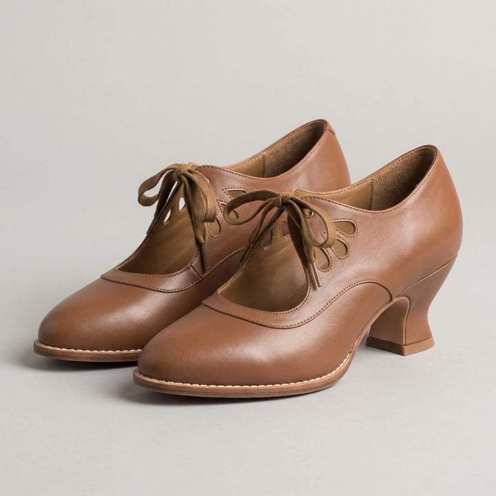Flourette - Low-Heel Lace-Up Cutout Shoe