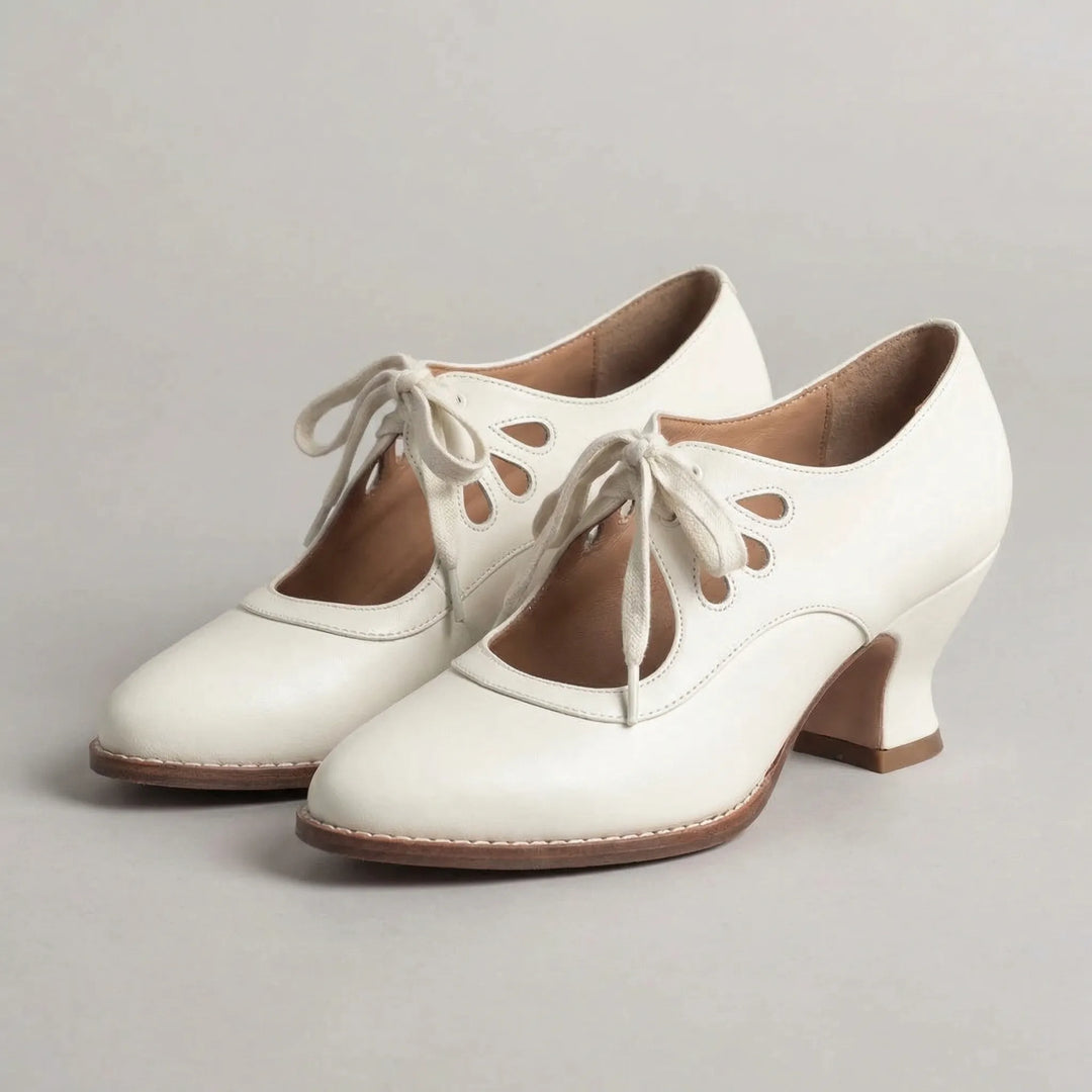 Flourette - Low-Heel Lace-Up Cutout Shoe