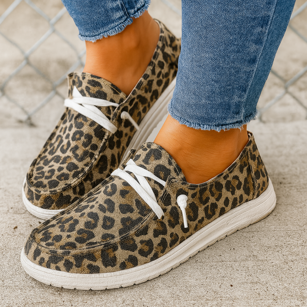 Prowlette - Low-Cut Lace-Up Casual Sneaker