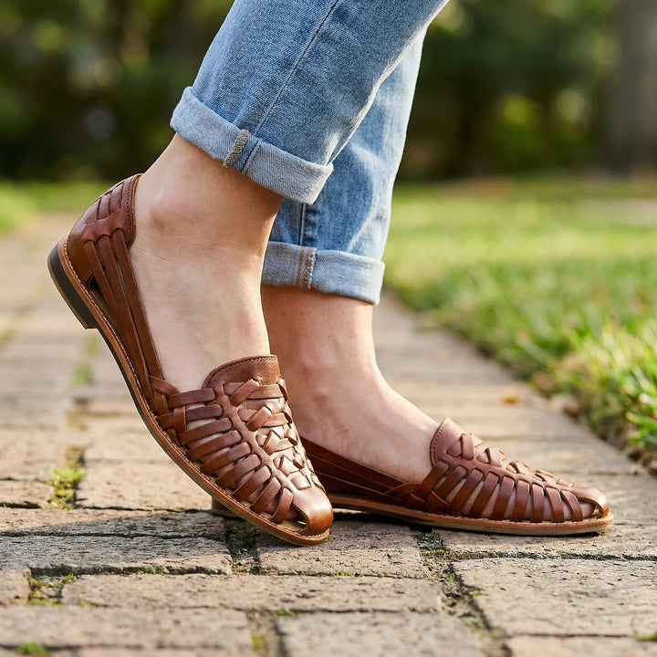 Straventis - Closed-Toe Woven Slingback Sandal