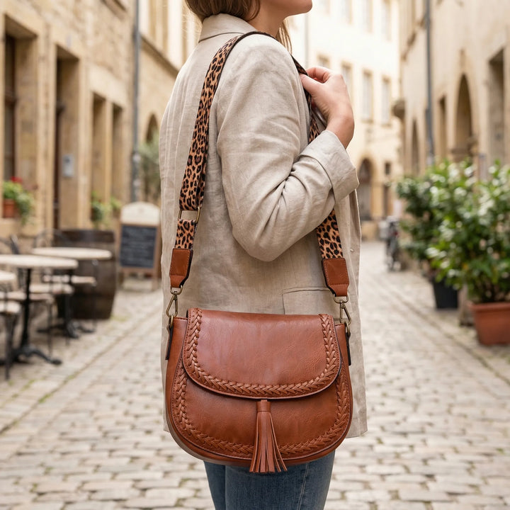 Tassova - Tassel-Detail Saddle Shoulder Bag