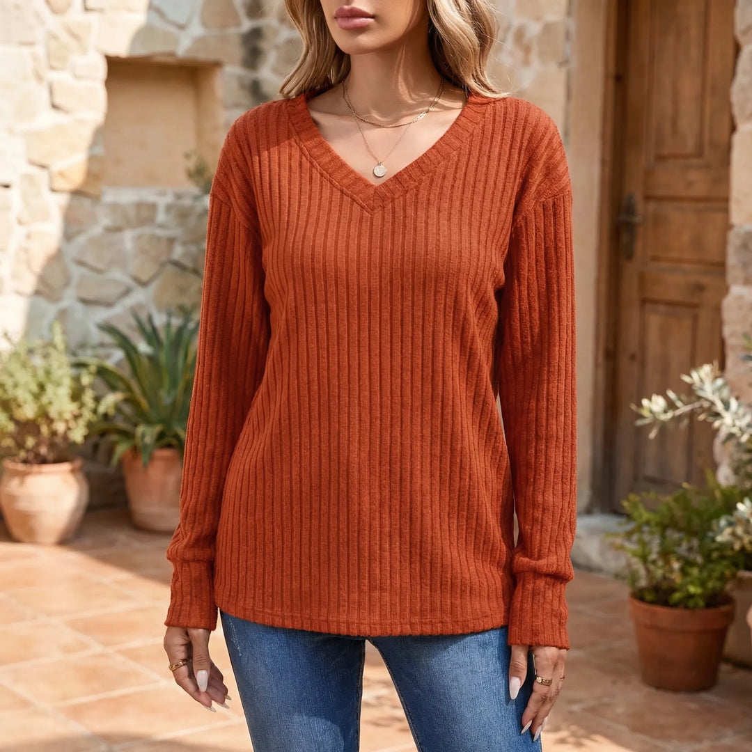 Velvora - Relaxed V-Neck Ribbed Knit Top