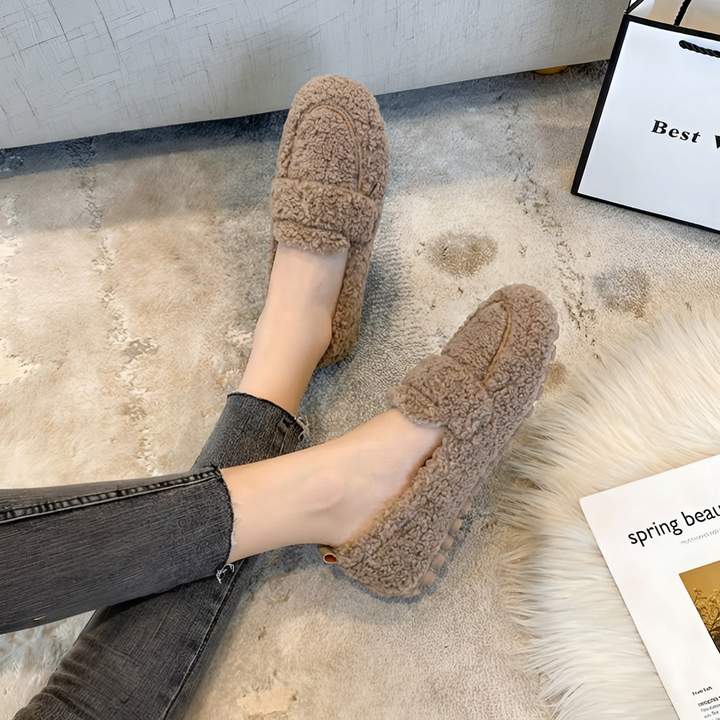 Slip-On Plush Platt Slipper Skor