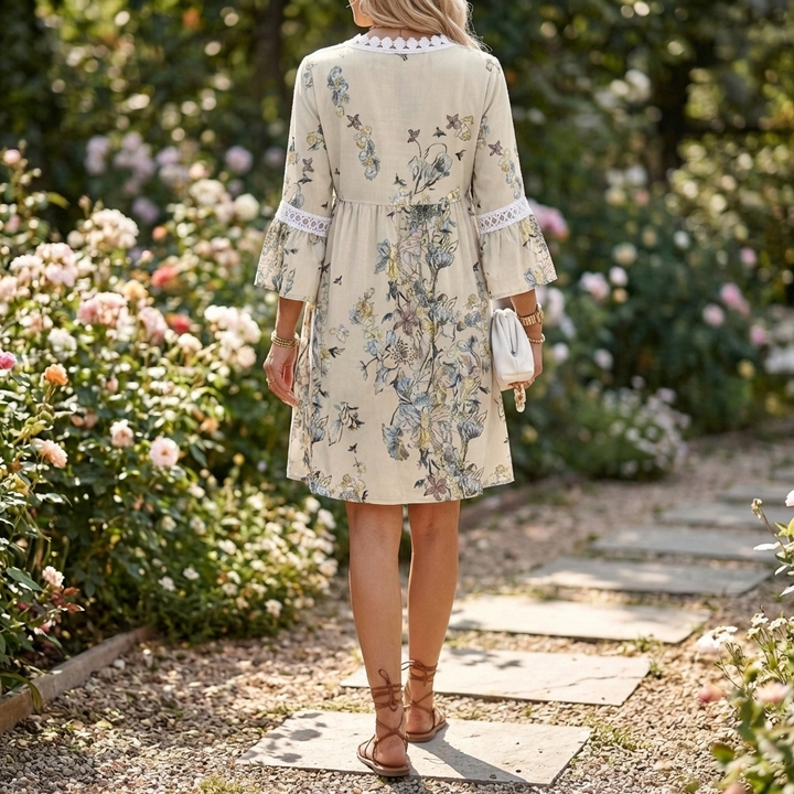 Boho Sommarklänning med Crochet Detaljer