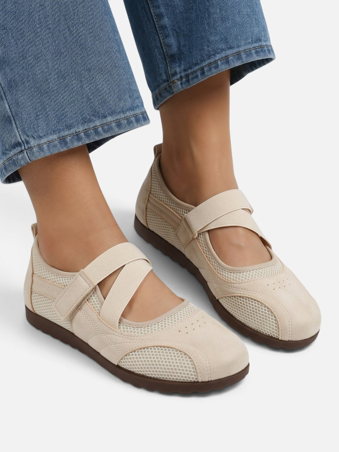 Sneakerina-ballerinaskor i mesh med korsade remmar för dam